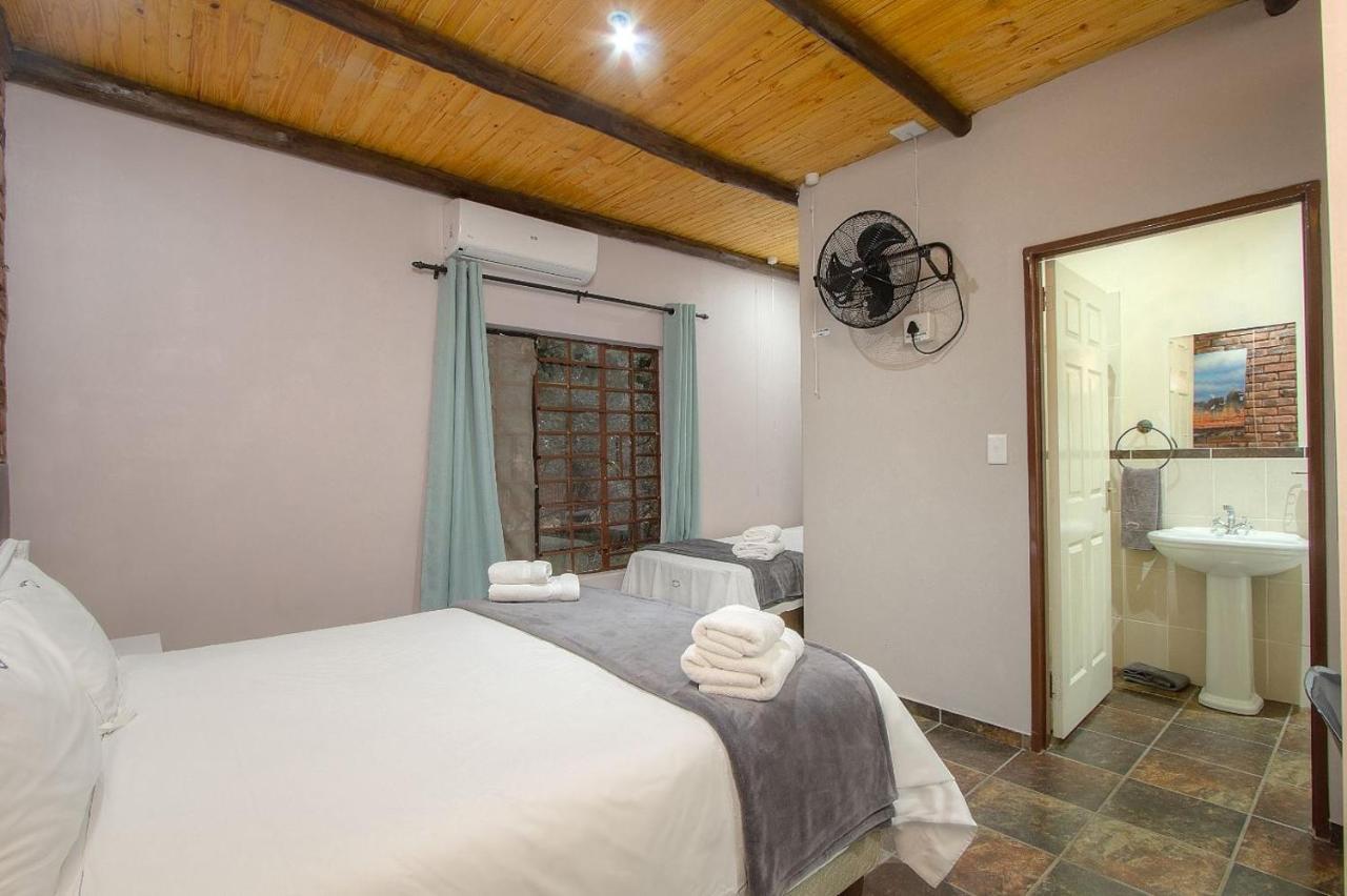 Kruger Wild Dog Inn Marloth Park Exterior foto