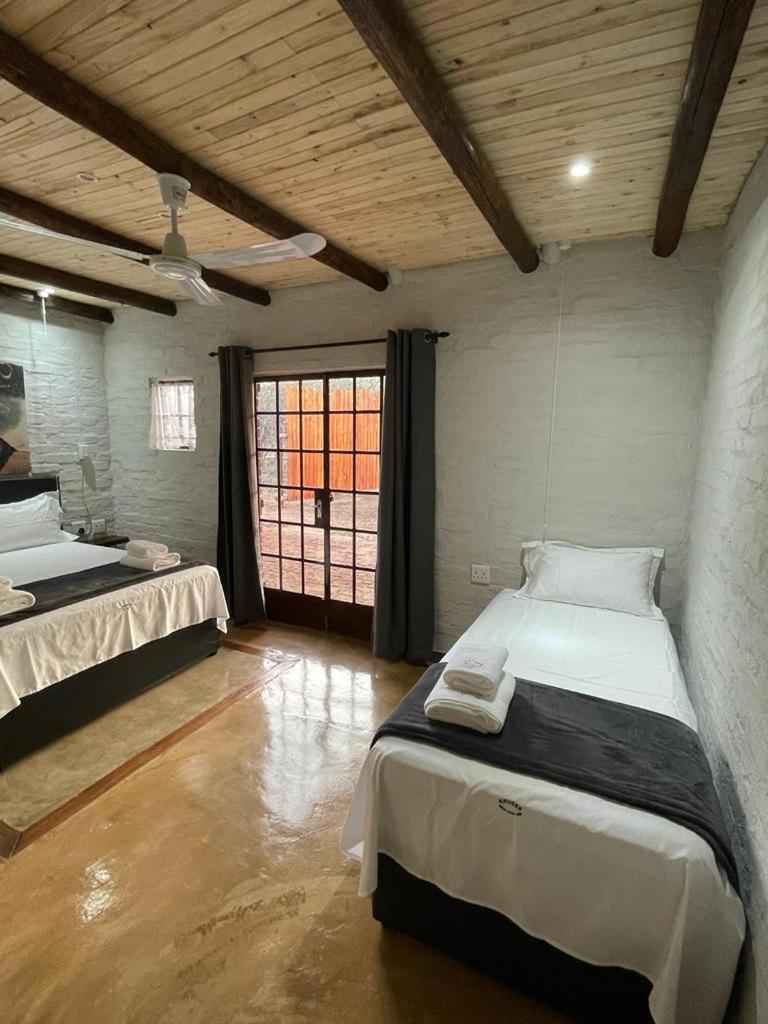 Kruger Wild Dog Inn Marloth Park Exterior foto
